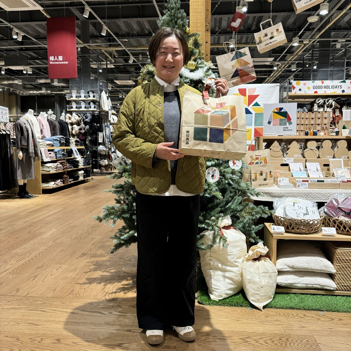 新潟河渡新町】身長169cm 婦人クルーネックセーターコーデ｜ 無印良品